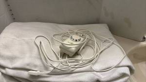 lot 1412 image: Full size automatic heated mattress pad