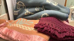 lot 1413 image: Two blankets and an afghan