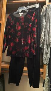 lot 1426 image: Velvet Pant set and two sparkly tops all size small