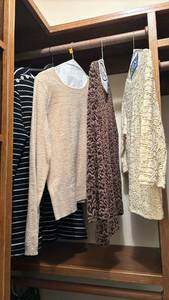 lot 1438 image: Four tops - all size Small