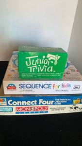 lot 3014 image: Monopoly jr, connect four, sequence and trivia games