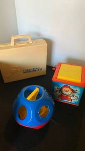 lot 3015 image: Vintage toys