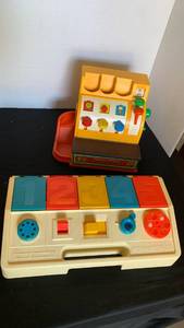 lot 3016 image: Vintage toys