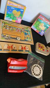 lot 3021 image: View Master and Puzzles