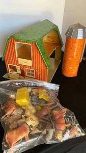 lot 3023 image: Antique Metal toy farm with animals approximately 70 years old