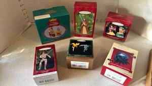 lot 3124 image: Hallmark Batman, Star Wars and Snow White ornaments