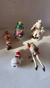 lot 3125 image: Ornaments and figurines