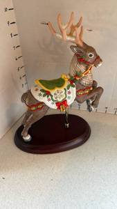 lot 3133 image: Lenox reindeer 10 in tall