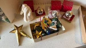lot 3135 image: Reed & Barton holly balls, Santa and ornaments
