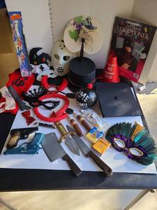 lot 3203 image: Halloween lot