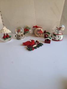 lot 3214 image: Christmas Cardinals musical snow globe, others, ornaments
