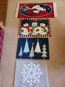 lot 3223 image: Indoor Christmas rugs