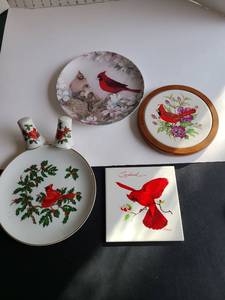lot 3228 image: Lefton cardinal plate with matching s and p shakers, more