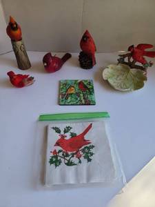 lot 3229 image: Cardinal decor