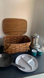 lot 3312 image: Picnic basket and camping supplies
