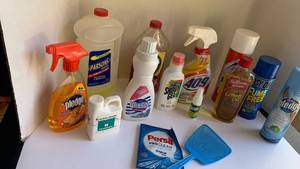 lot 3325 image: Cleaning g products