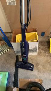 lot 3401 image: Bissell 3-Way Multi-Purpose Vacuum Cleaner