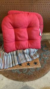 lot 3412 image: Two outdoor cushions and three rugs