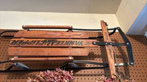 lot 3413 image: Classic Vintage Yankee Clipper Snow Sled