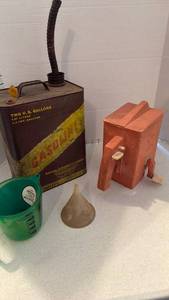 lot 3504 image: 2 gallon gas tank, Ortho Whirlybird spreader and more