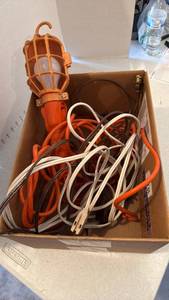 lot 3508 image: Trouble Light and extension cord