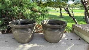 lot 4104 image: Two Plastic Garden Planters 12 inches high and 15 inches across