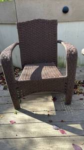 lot 4109 image: Woven Wicker Patio Chair