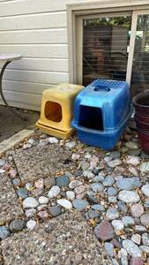 lot 4115 image: Used Enclosed Cat Litter Boxes - Set of 2