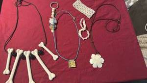 lot 1600 image: Womens jewelry