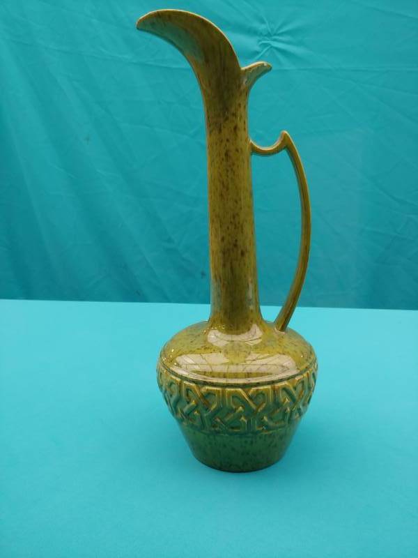 lot 5090 image: Large Haeger Vase
