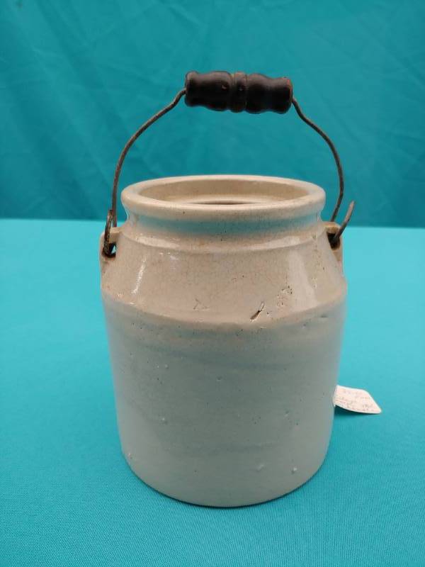 lot 5091 image: Old Crock with Wood Handle