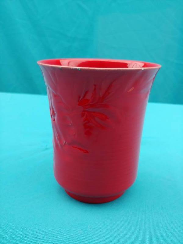 lot 5094 image: Pottery Vase Made in USA