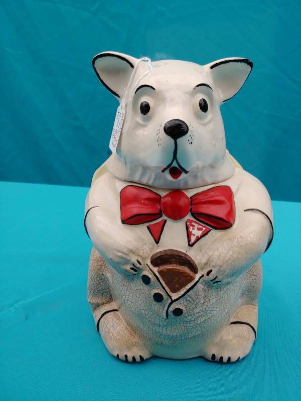 lot 5102 image: McCoy Bear Cookie Jar
