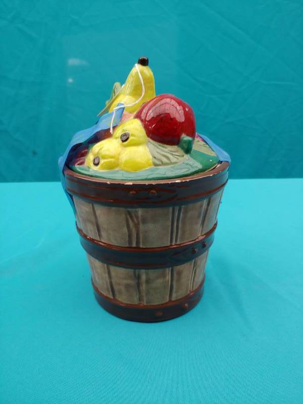 lot 5106 image: Fruit Basket Cookie Jar