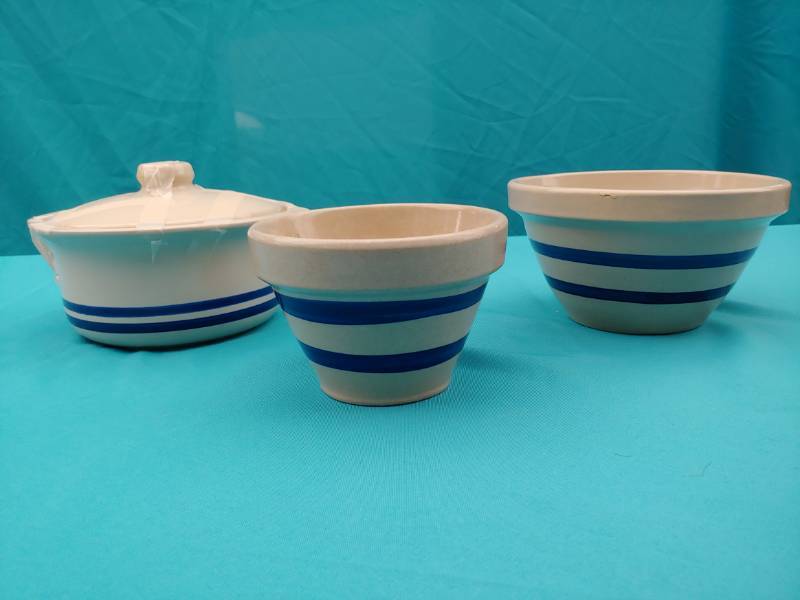 lot 5112 image: Roseville Pottery Bowls