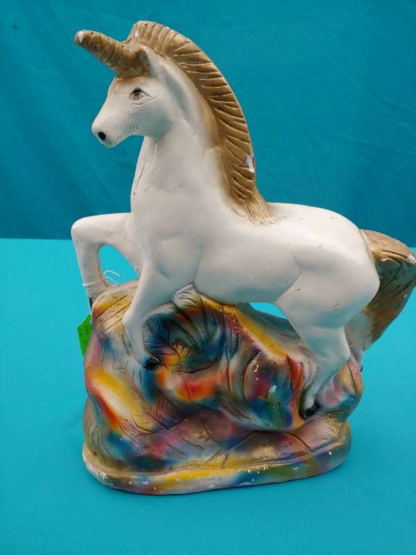 lot 5113 image: Rainbow Unicorn Figurine