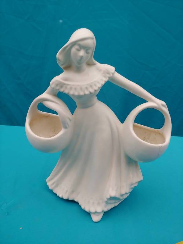 lot 5116 image: Woman with Baskets Figurine