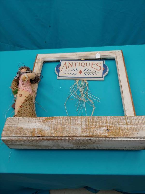 lot 5121 image: Antiques Decor