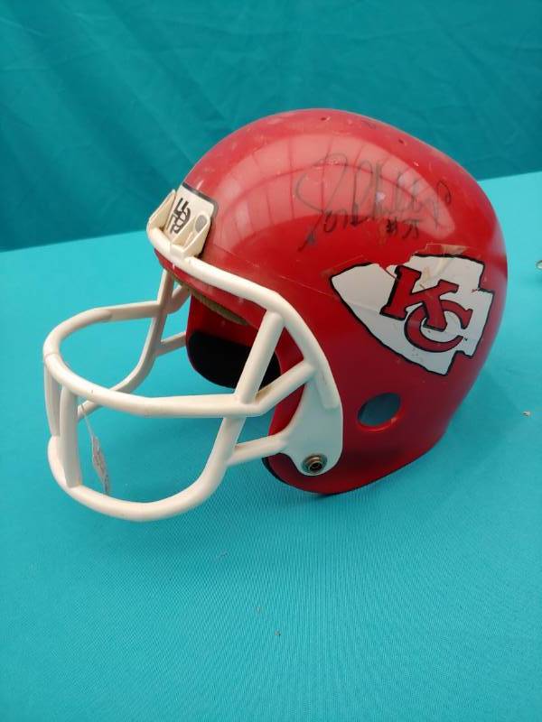 lot 5031 image: Autographed Youth Chiefs Helmet