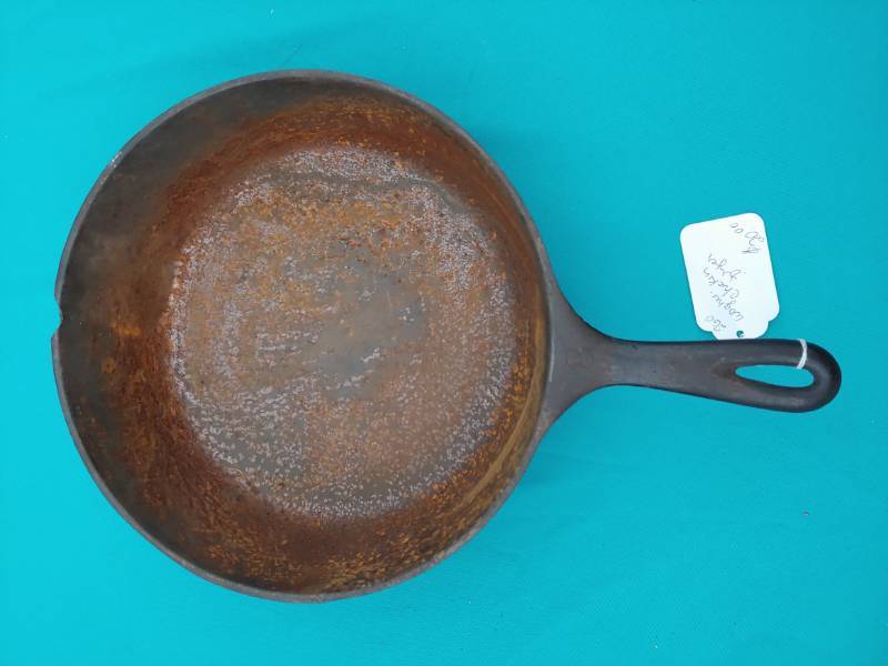 lot 5040 image: Wagner Cast Iron Skillet