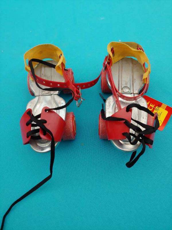 lot 5045 image: Vintage Roller Skates