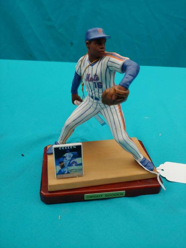 lot 5052 image: Limited Edition Dwight Gooden Figurine
