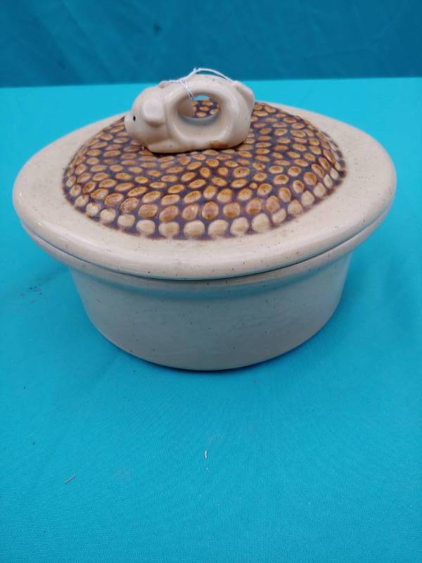 lot 5131 image: Bean Pot