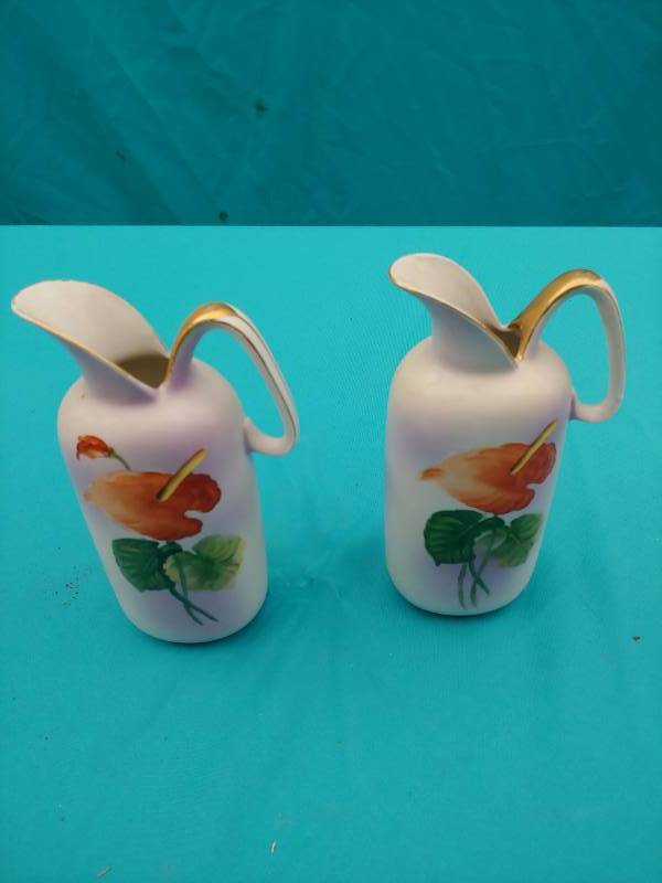 lot 5133 image: Vintage Floral Pitchers