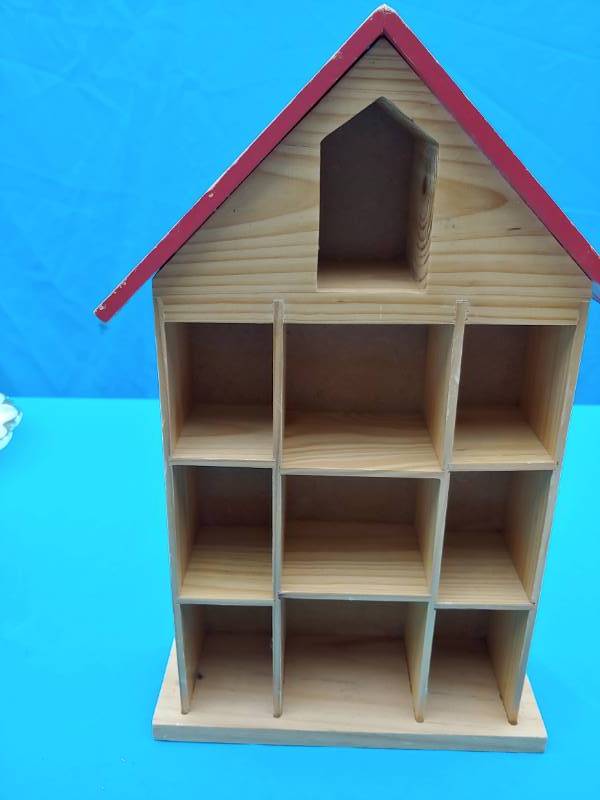lot 5146 image: Trinket House