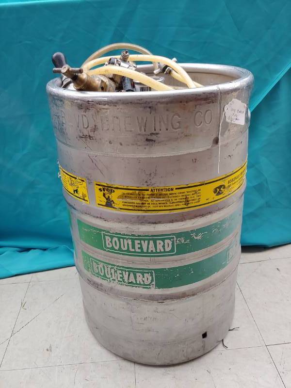 lot 5064 image: Keg with Taps