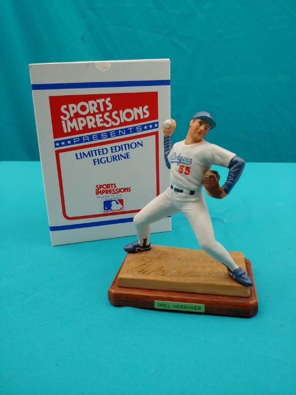 lot 5070 image: Orel Hershiser Figurine