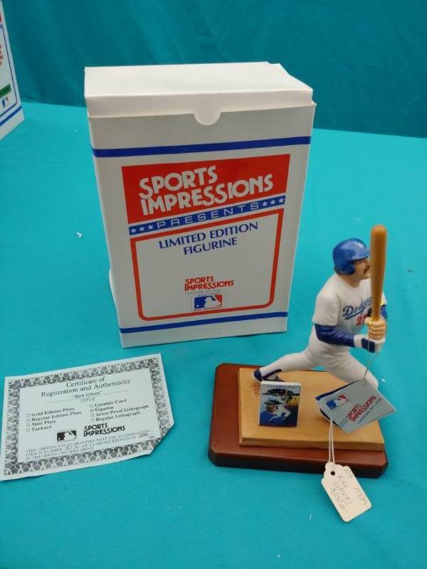 lot 5073 image: Kirk Gibson Figurine