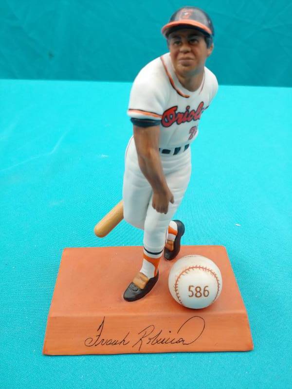 lot 5076 image: Frank Robinson Figurine