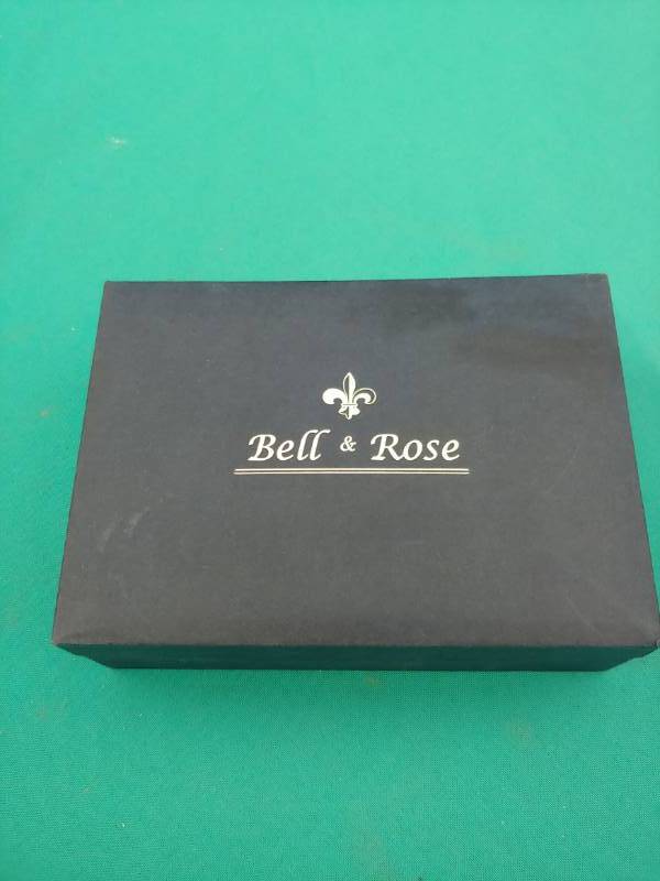 lot 5087 image: Bell & Rose Gift Set